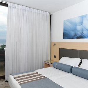 Two Bedroom Family Suite Lake view